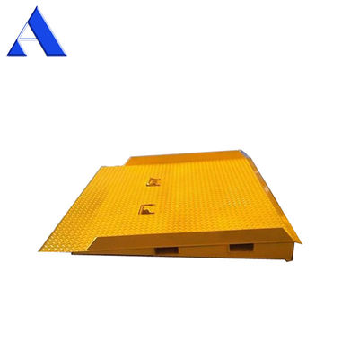 Dock Truck Warehouse Dock Mobile Forklift Container Loading Ramp 6 Ton 8 Ton and 12 Ton Onlinesupport Aftersales Service Provided